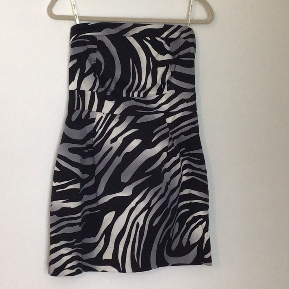 Guess Zebra Print Black and Gray Dress. Size 9.  With pockets. Great fit.